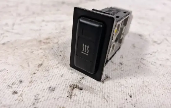 Toyota Corolla Verso AR10 Windscreen/window heater switch 153337
