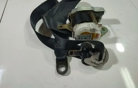 Toyota Corolla Verso AR10 Front seatbelt 7P2140P