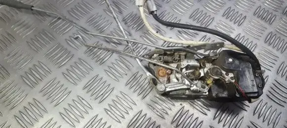 Suzuki Baleno EG Front door lock
