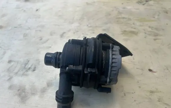Mercedes-Benz E W213 Electric auxiliary coolant/water pump A0005002686