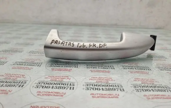 Volkswagen PASSAT B6 Front door exterior handle 3C0837210