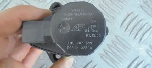 Volkswagen Sharan A/C air flow flap actuator/motor 7M3907511