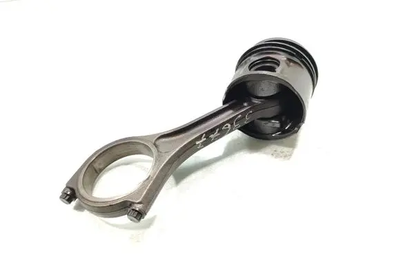 Peugeot 407 Piston with connecting rod 