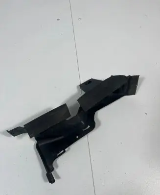 BMW M3 F80 Intercooler air guide/duct channel 51748067150 8057150