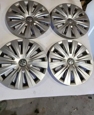 Volkswagen Golf VII R16 wheel hub/cap/trim 5G0601147