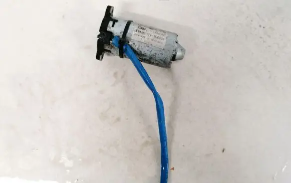 Mercedes-Benz E W210 Seat adjustment motor 1142902 a2108207842