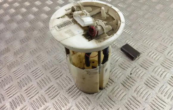 Ford C-MAX II Fuel injection high pressure pump av61-9275-BD