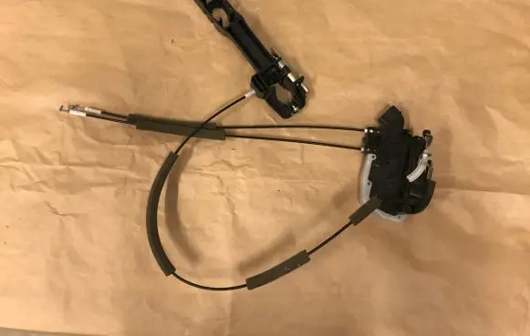 Nissan X-Trail T32 Front door lock B3NNOXJ