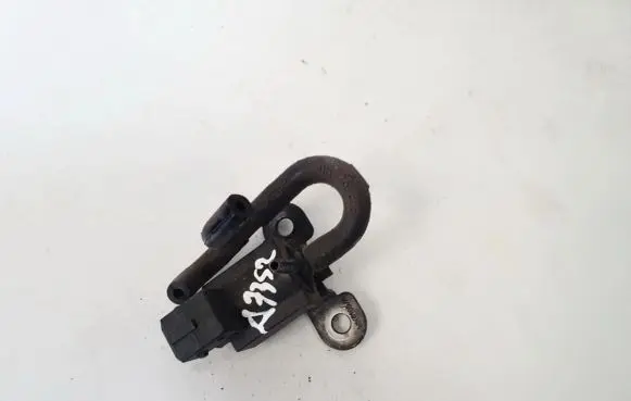 Opel Zafira A Turbo solenoid valve 72213800 03t325