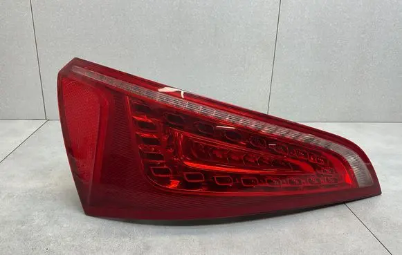 Audi Q5 SQ5 Tailgate rear/tail lights 8R0945093A