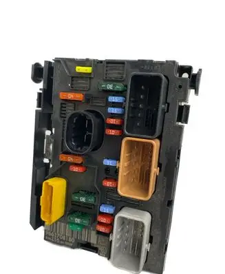 Peugeot 207 Fuse box set 9661708180 L10