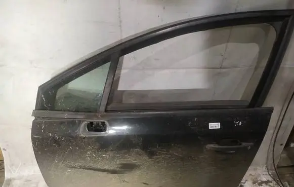 Citroen C4 I Front door juodos