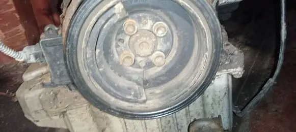 Volkswagen Polo IV 9N3 Crankshaft pulley