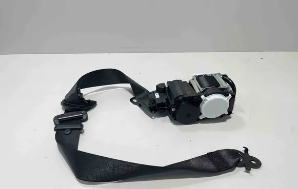 BMW X6 G06 Front seatbelt 7497850