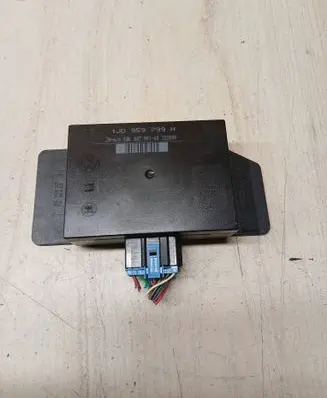 Volkswagen Golf IV Comfort/convenience module 1J0959799H 5DK00795100