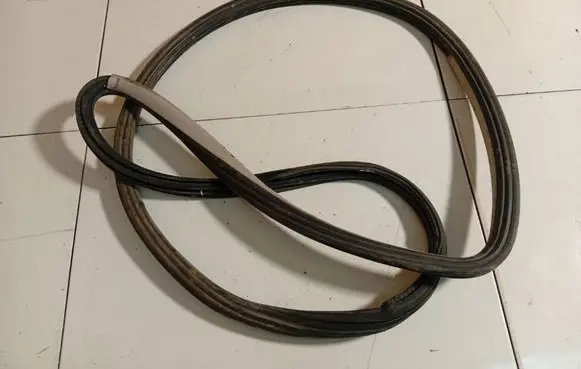 Volkswagen PASSAT B5 Rubber seal front coupe door 