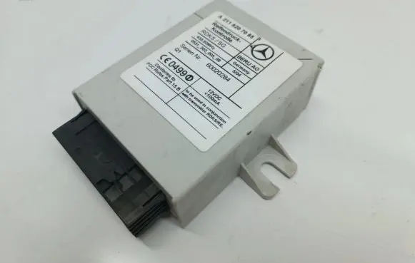 Mercedes-Benz E W211 Tire pressure control unit A2118207085 2118207085