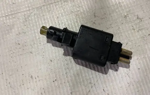 Mercedes-Benz Vito Viano W638 Brake pedal sensor switch a0005457709 0005457709
