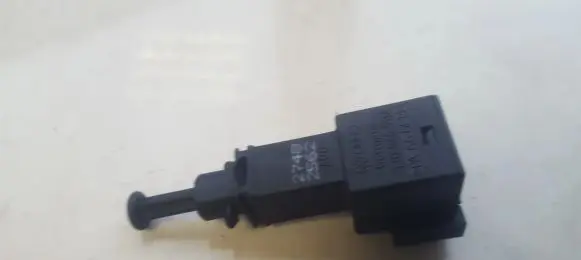 Volkswagen Golf IV Brake pedal sensor switch 1J0945511A