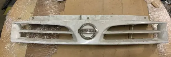 Nissan Primastar Front bumper upper radiator grill 8200137047