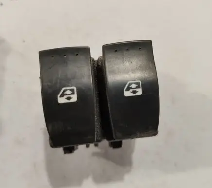 Renault Espace - Grand espace IV Electric window control switch 015090B