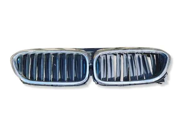 BMW 5 G30 G31 G38 Front bumper upper radiator grill 187156