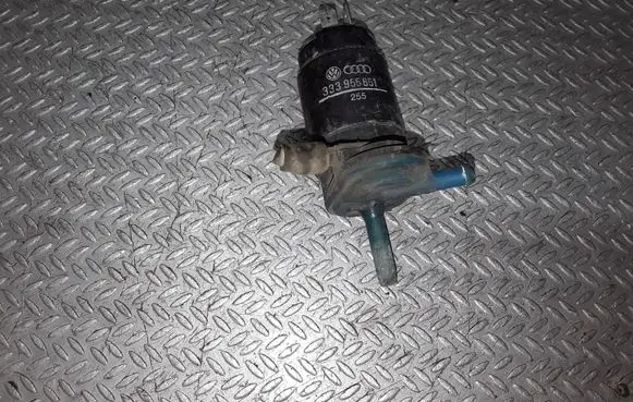 Volkswagen Transporter - Caravelle T4 Windscreen/windshield washer pump 333955651
