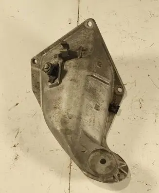 BMW X5 E53 Engine mounting bracket 6761565 ENAC46000 22116761565