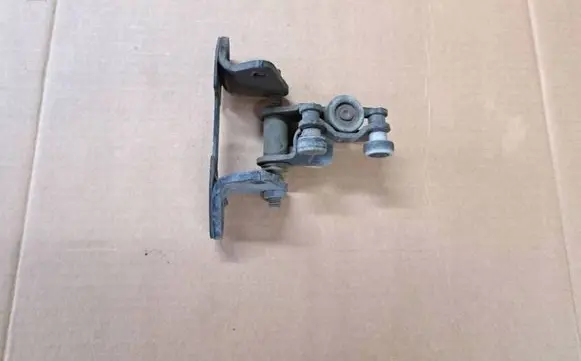 Mercedes-Benz Sprinter W906 Sliding door middle roller runner A9067600247