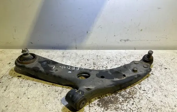 KIA Ceed Front lower control arm/wishbone
