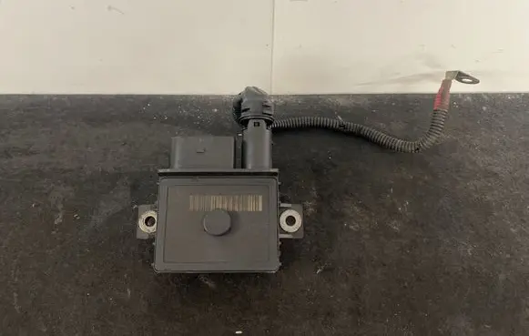 BMW 5 E60 E61 Glow plug pre-heat relay 859172301
