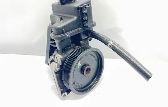 Mercedes-Benz C W204 Power steering pump A0064661501 7693900509