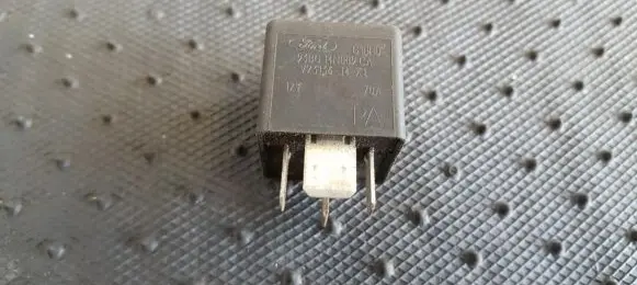 Ford Mondeo MK I Other relay 93BG14N089CA V23136-J4-X1