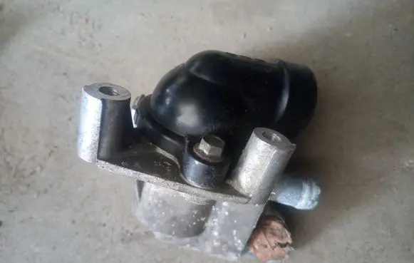Thermostat/thermostat housing