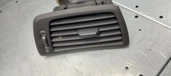 Volvo V70 Dashboard side air vent grill/cover trim 3409375