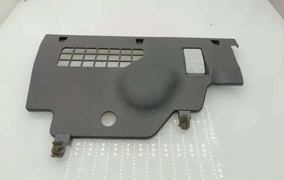 Dashboard lower bottom trim panel