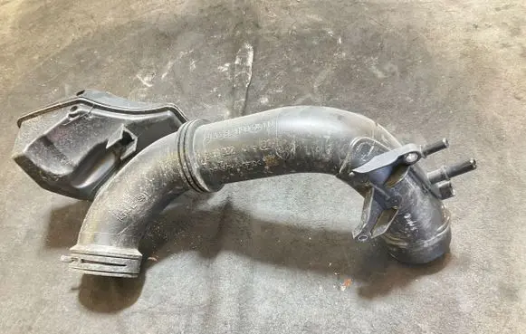 Mercedes-Benz CLA C118 X118 Intercooler hose/pipe A2820907400 ZSS002