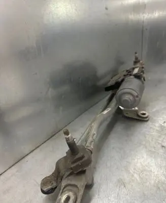 Audi A6 S6 C7 4G Front wiper linkage and motor 4g1955023A