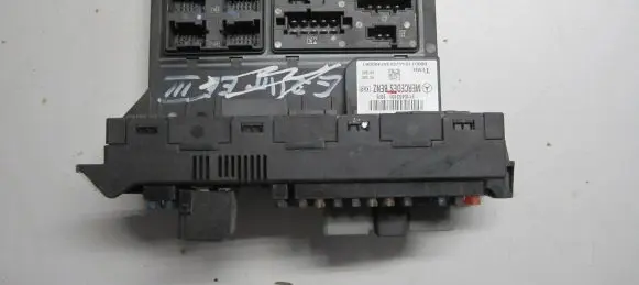 Mercedes-Benz E W211 Fuse module 2115453101