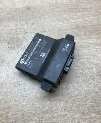 Volkswagen PASSAT B6 Gateway control module 3C0907530C 3C0907951A