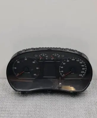 Volkswagen Polo IV 9N3 Speedometer (instrument cluster) 6Q0920823E 6Q0920823