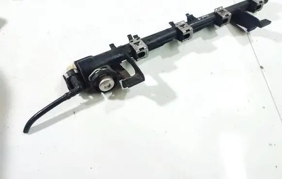 Ford Focus Fuel main line pipe 9H487 9D2809H487