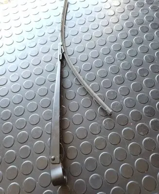 Porsche Macan (95B) Rear wiper blade arm
