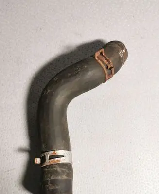 Toyota Avensis T270 Engine coolant pipe/hose