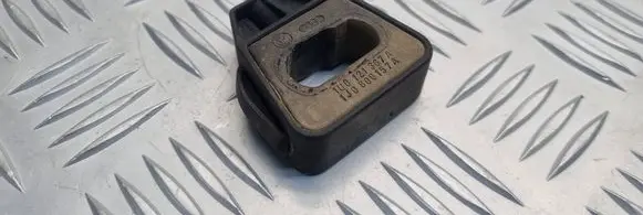 Volkswagen Bora Radiator mount bracket 1U0121367A 1J0806157A