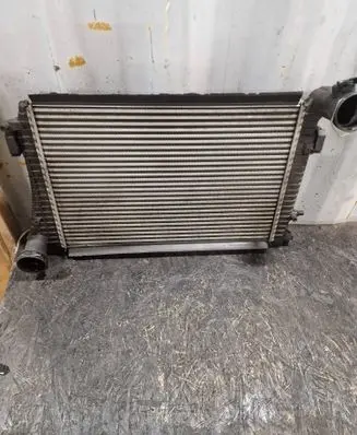 Volkswagen PASSAT B6 Intercooler radiator L3650000 3C0145803E