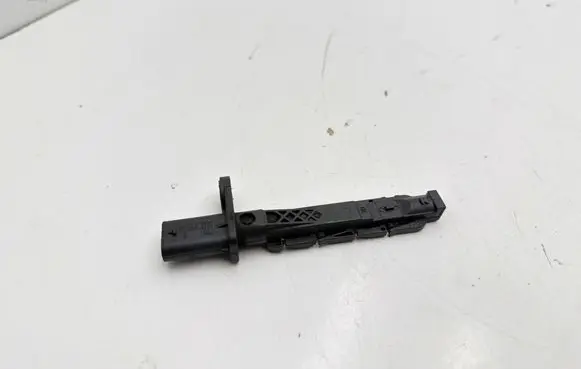 BMW 1 F40 Camshaft position sensor 8644376
