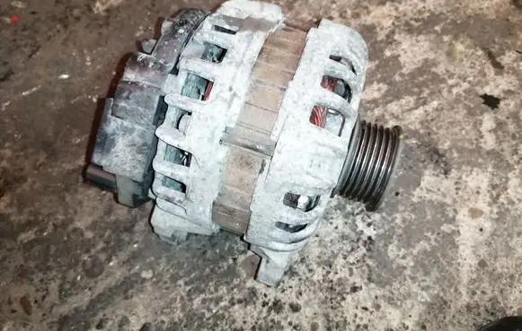 Volkswagen Up Generator/alternator 04C903023B