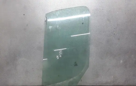 Fiat Ducato Front door window glass four-door