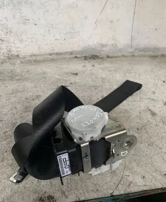 BMW 1 E81 E87 Front seatbelt
